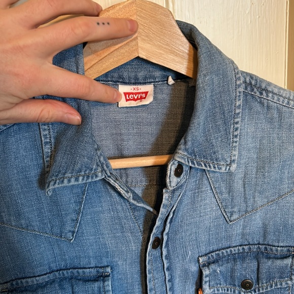 Selling to make room. Distressed Levi’s XS denim snap button down shirt. - Picture 3 of 3